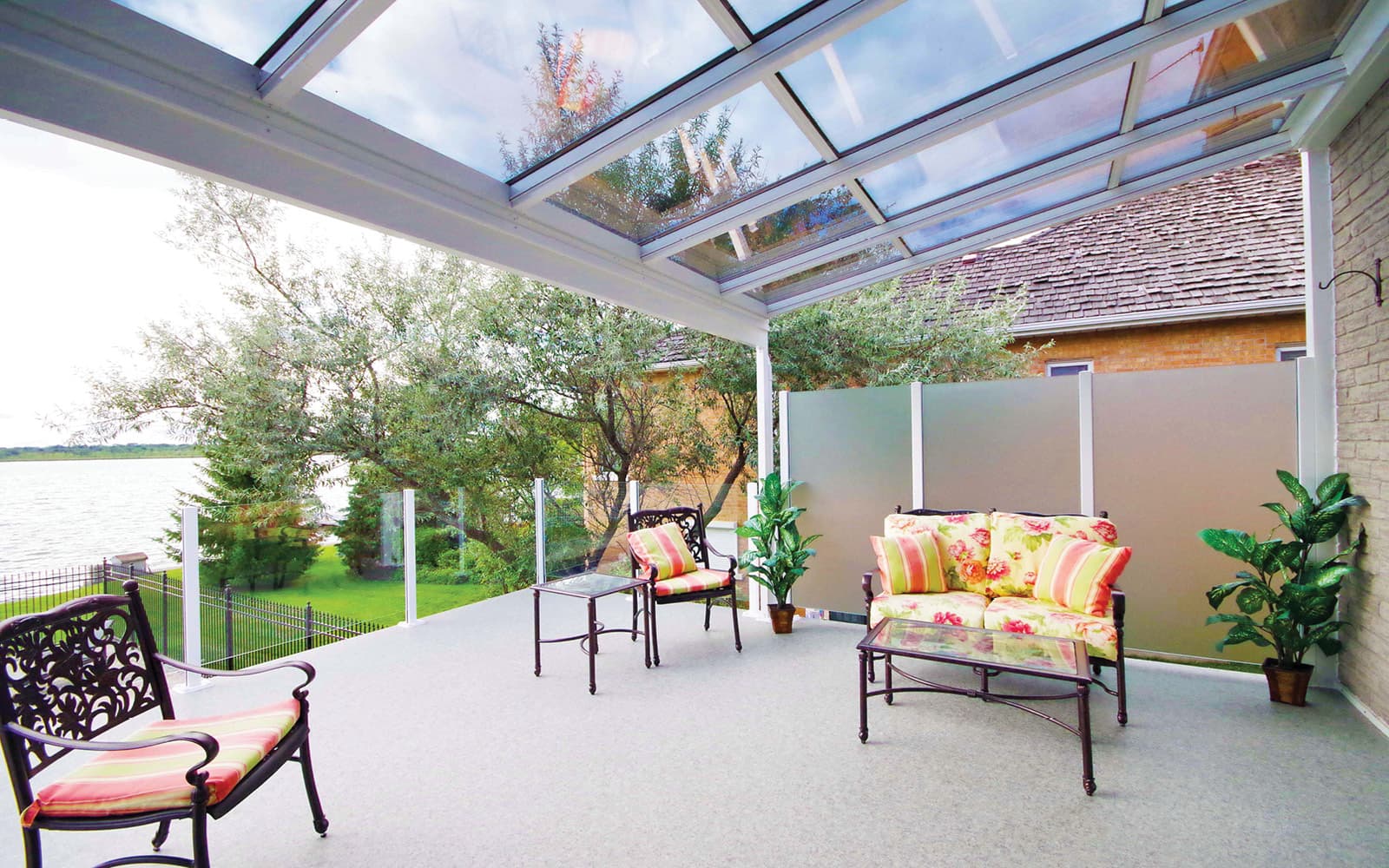Glasbau West – Ihr Partner für moderne Terrassenüberdachung Krefeld