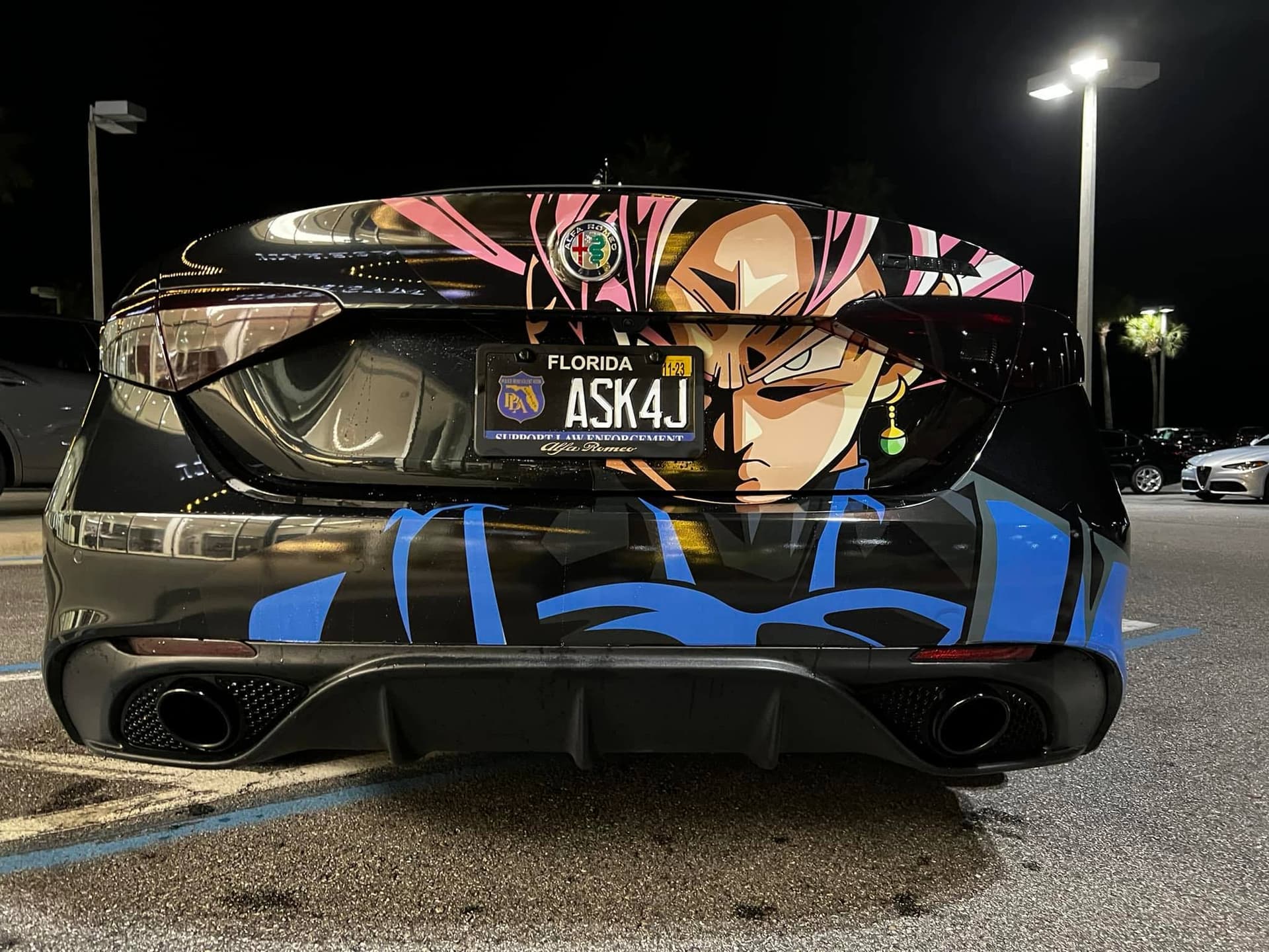 Anime Folierung Auto: Erregen Sie Aufsehen mit einer einzigartigen Anime-Autofolierung für echte Fans!